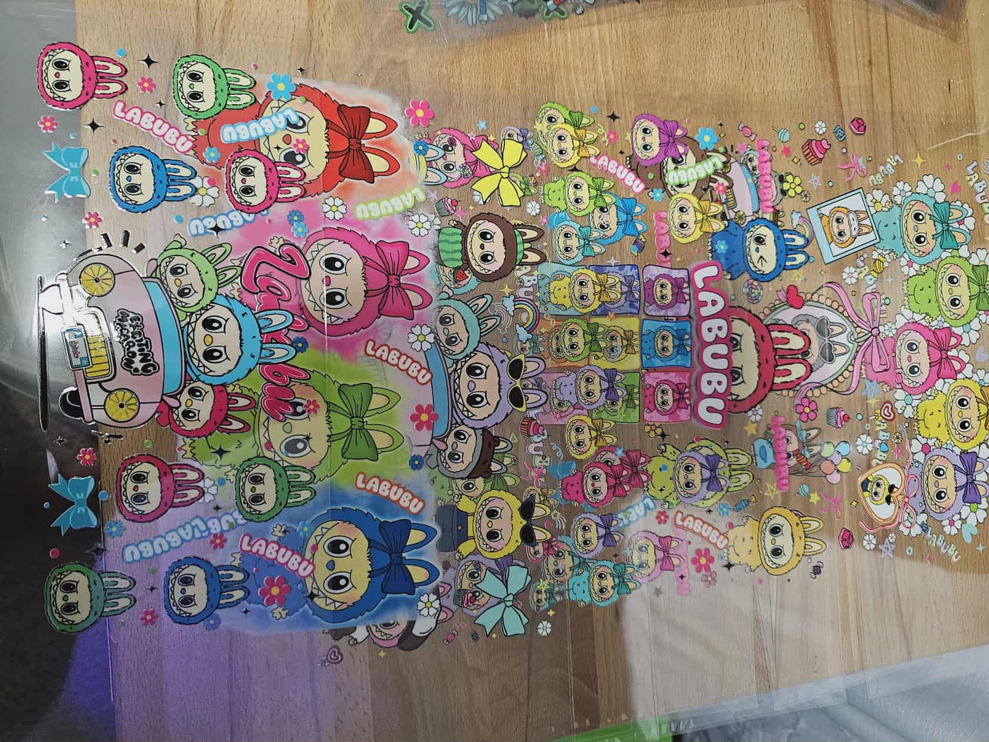 18 colored UVDTF decals and 18 DTF